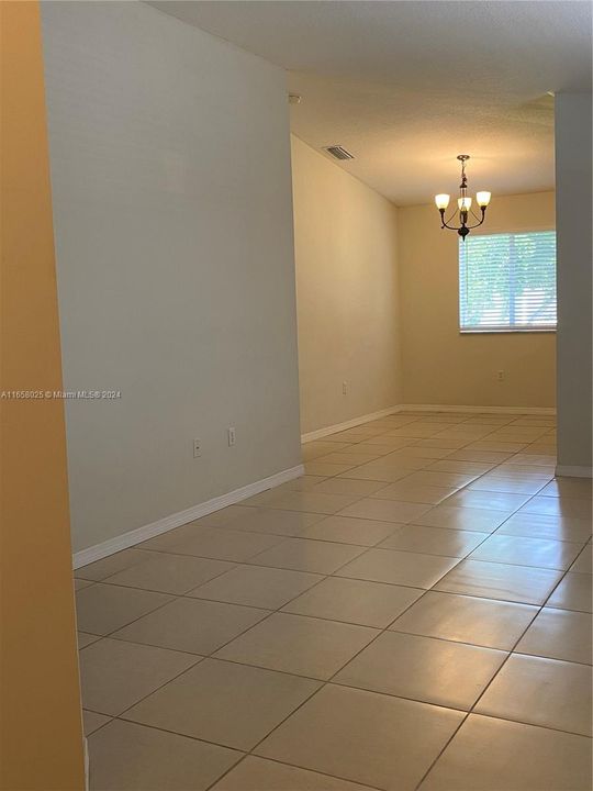 For Rent: $2,300 (3 beds, 2 baths, 1024 Square Feet)