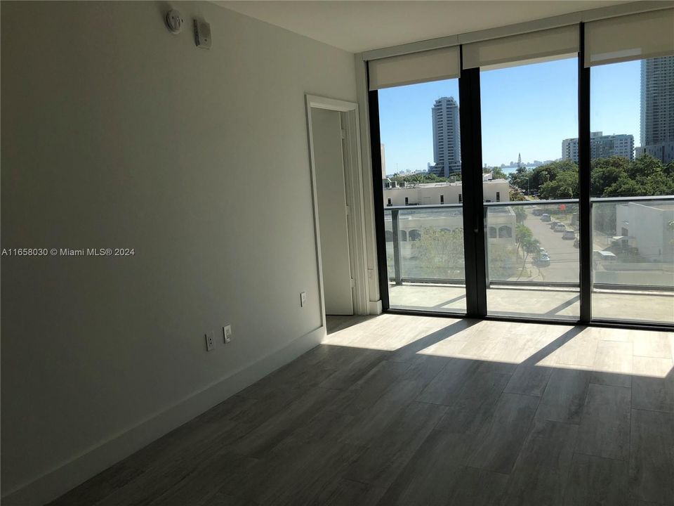 For Rent: $3,200 (1 beds, 1 baths, 683 Square Feet)