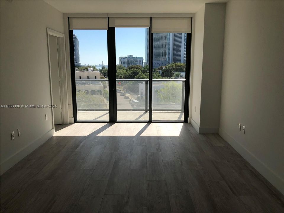 For Rent: $3,200 (1 beds, 1 baths, 683 Square Feet)