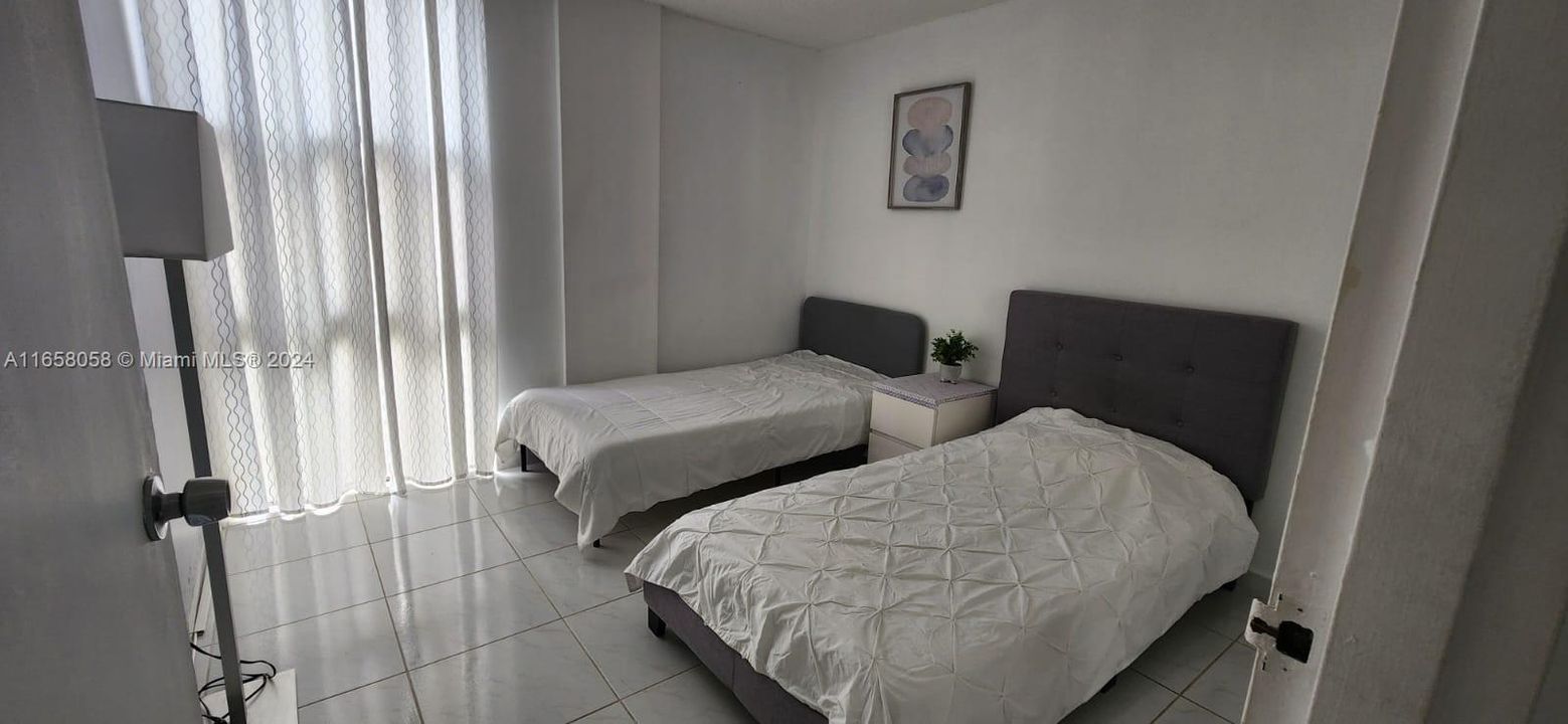 En Venta: $349,000 (2 camas, 2 baños, 894 Pies cuadrados)