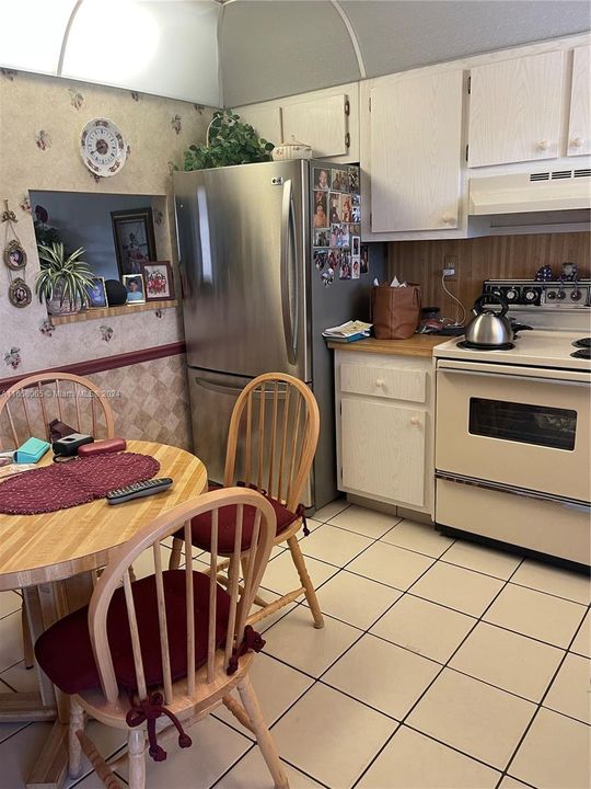 For Sale: $114,999 (2 beds, 1 baths, 790 Square Feet)