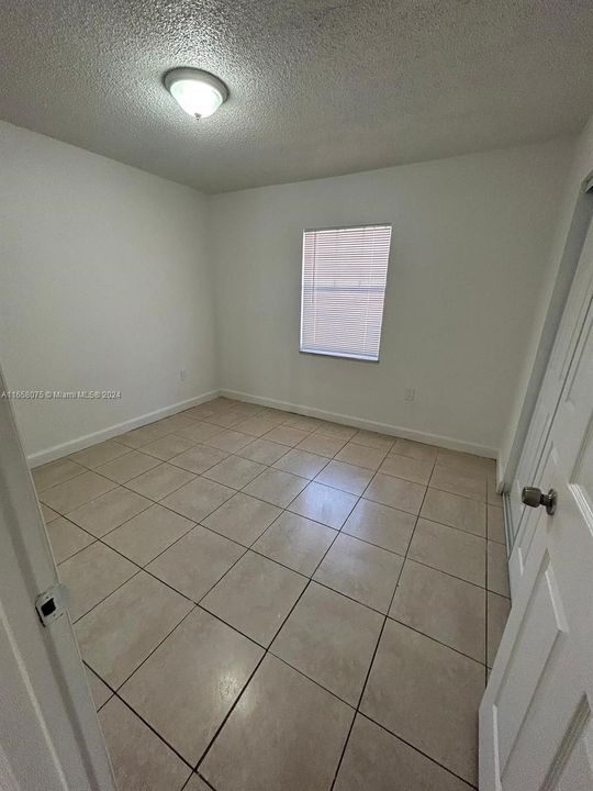 For Rent: $1,800 (2 beds, 1 baths, 2040 Square Feet)