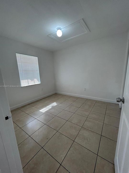 For Rent: $1,800 (2 beds, 1 baths, 2040 Square Feet)