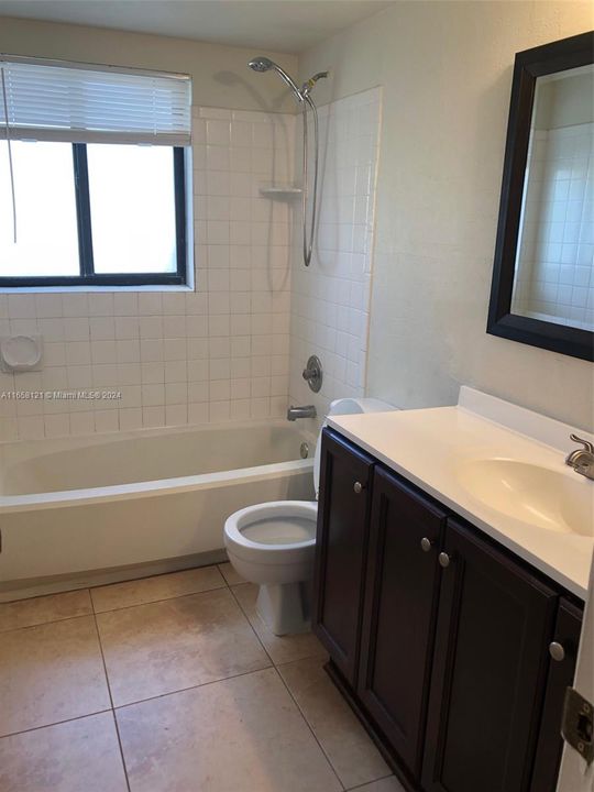 For Rent: $1,750 (2 beds, 1 baths, 800 Square Feet)