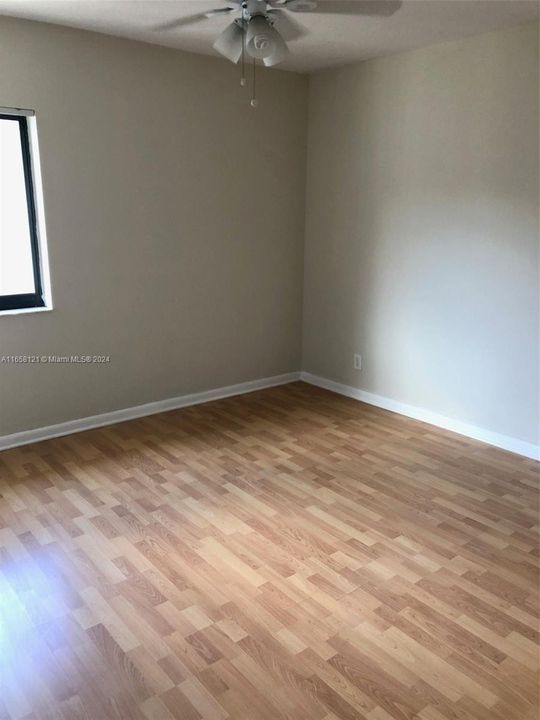 For Rent: $1,750 (2 beds, 1 baths, 800 Square Feet)