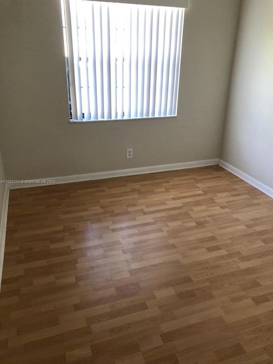 For Rent: $1,750 (2 beds, 1 baths, 800 Square Feet)