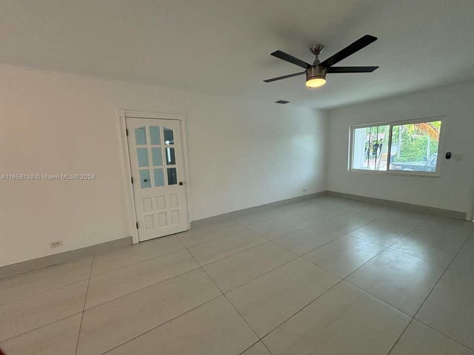 For Rent: $5,999 (3 beds, 2 baths, 1428 Square Feet)