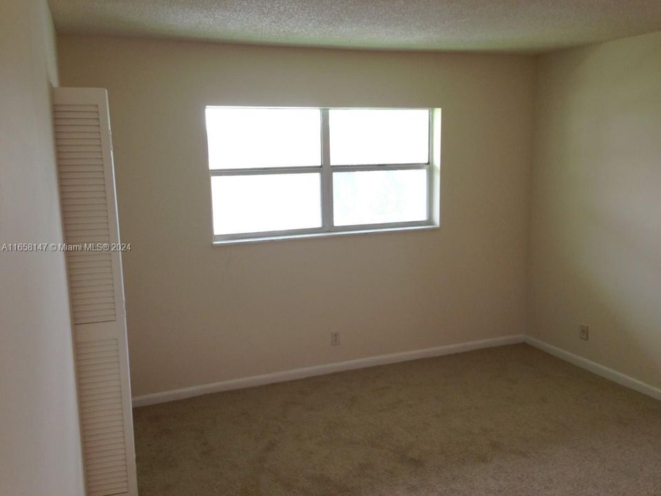 For Sale: $152,500 (2 beds, 2 baths, 1130 Square Feet)