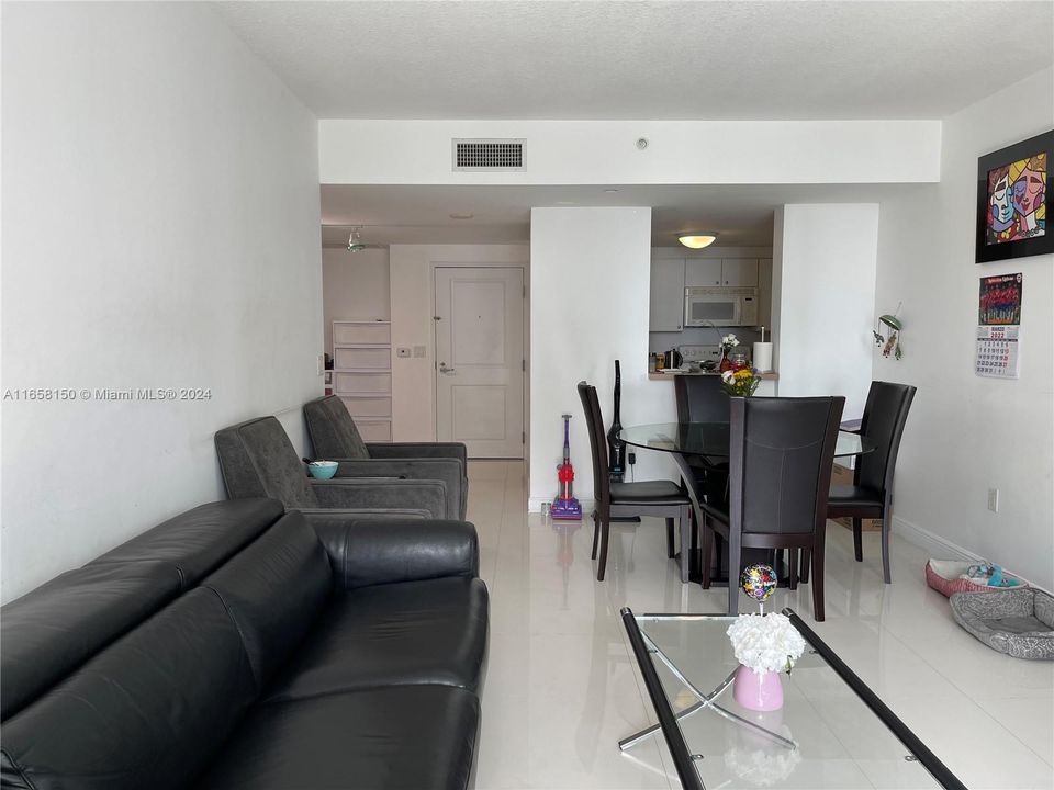 En Venta: $525,000 (2 camas, 2 baños, 1023 Pies cuadrados)