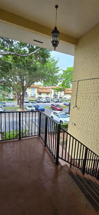 For Rent: $1,950 (1 beds, 1 baths, 801 Square Feet)