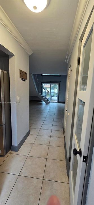 For Rent: $1,950 (1 beds, 1 baths, 801 Square Feet)