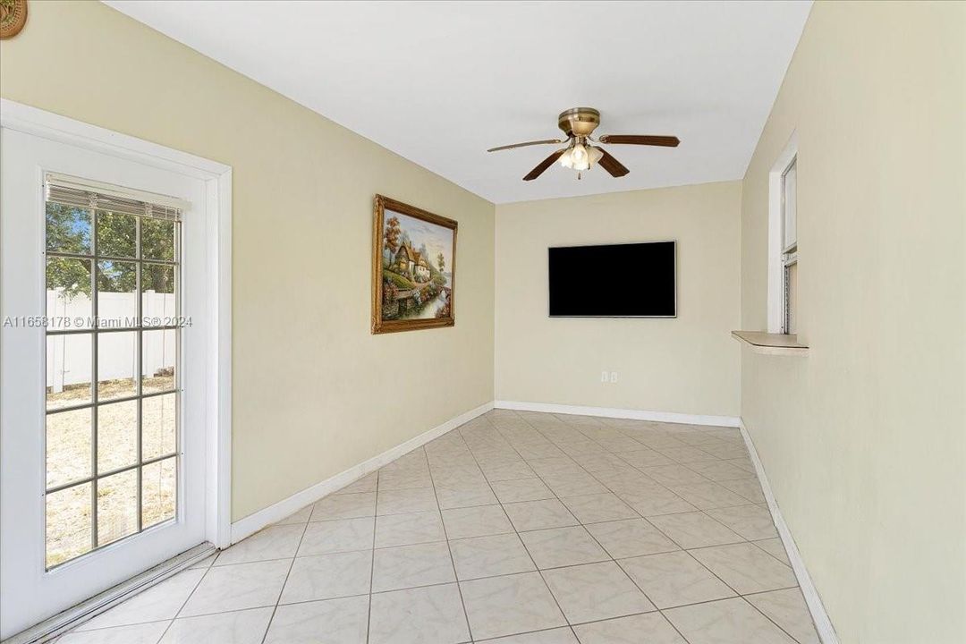 Active With Contract: $3,050 (3 beds, 2 baths, 1744 Square Feet)