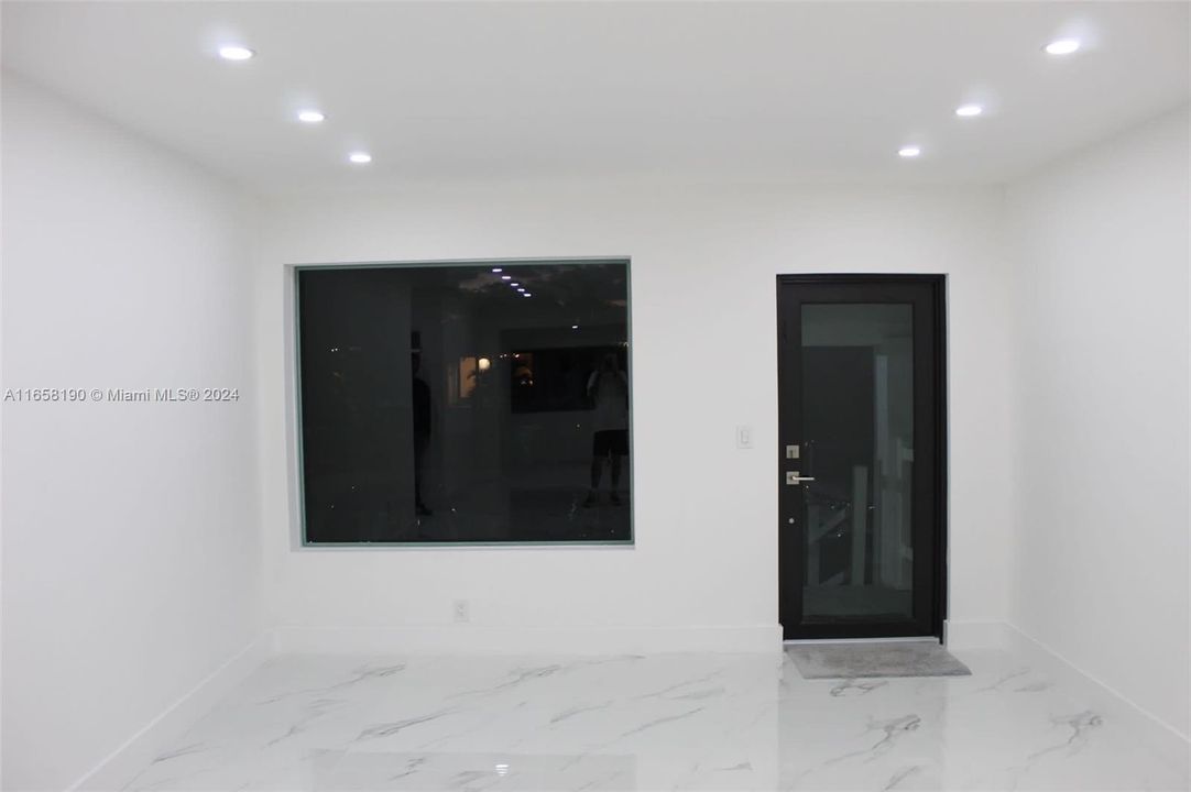 En Venta: $845,000 (3 camas, 2 baños, 1626 Pies cuadrados)