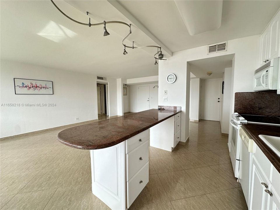 For Sale: $480,000 (2 beds, 2 baths, 1275 Square Feet)