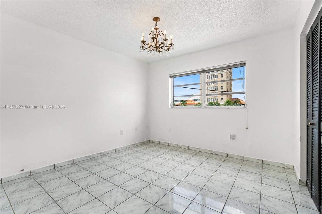 For Sale: $525,000 (2 beds, 2 baths, 980 Square Feet)