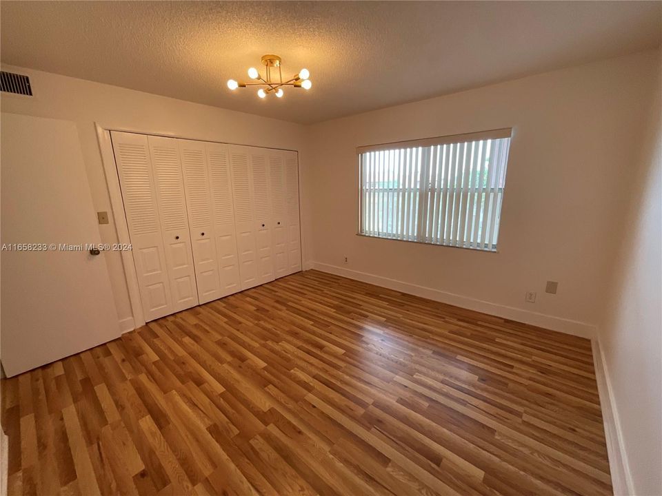 For Sale: $180,000 (2 beds, 2 baths, 1030 Square Feet)