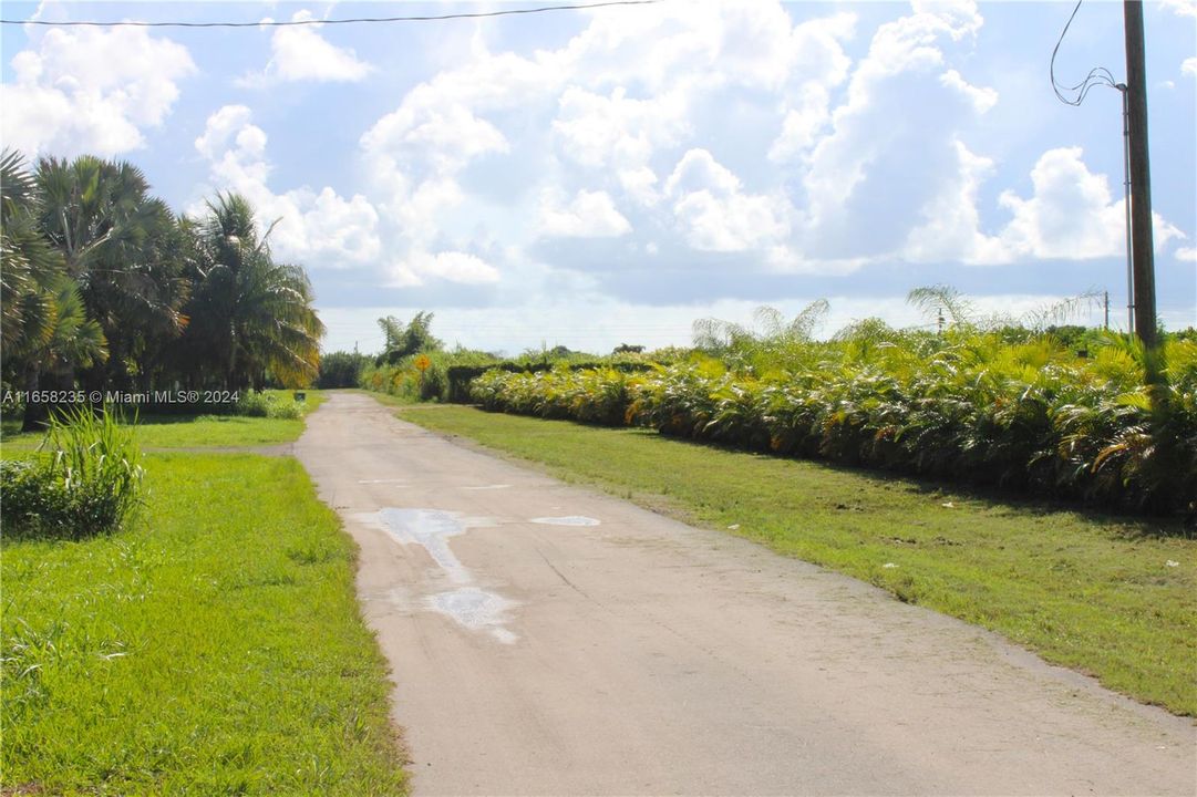 En Venta: $400,000 (1.13 acres)