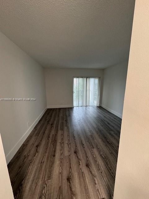 For Rent: $1,900 (1 beds, 1 baths, 845 Square Feet)