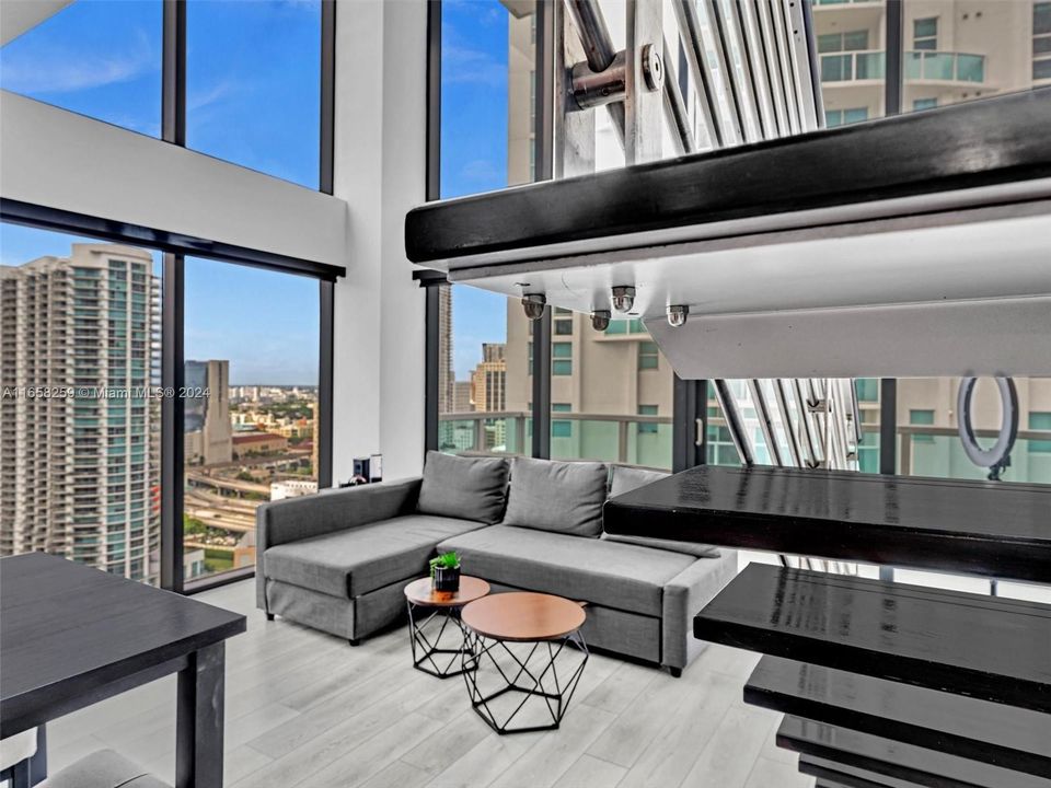 For Sale: $780,000 (2 beds, 2 baths, 1267 Square Feet)