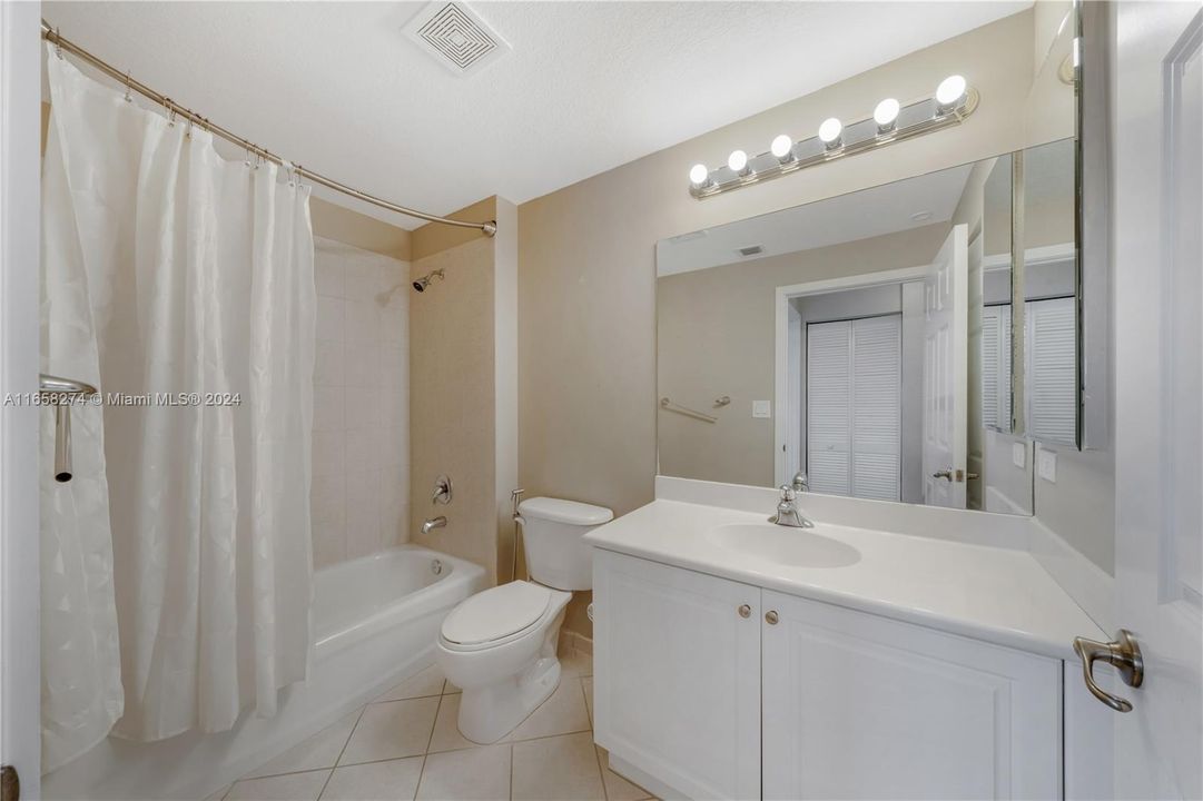 Active With Contract: $3,300 (2 beds, 2 baths, 1145 Square Feet)