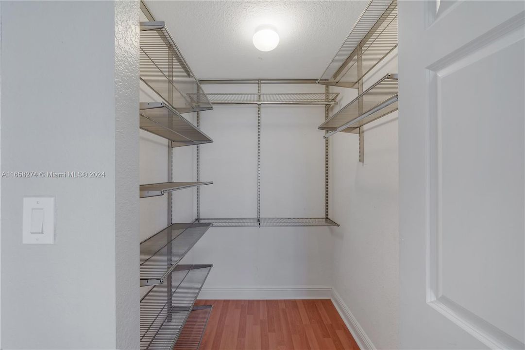 Active With Contract: $3,300 (2 beds, 2 baths, 1145 Square Feet)