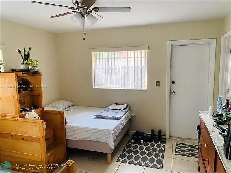 For Rent: $2,900 (2 beds, 2 baths, 2458 Square Feet)