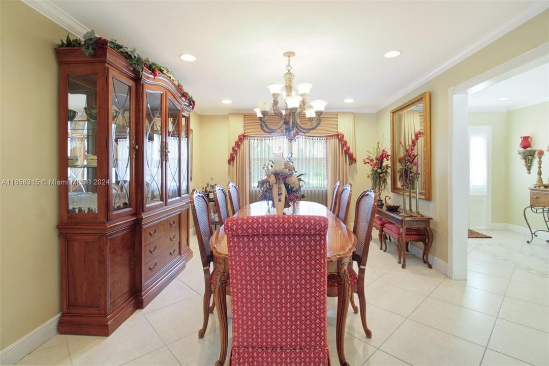 For Sale: $1,100,000 (4 beds, 2 baths, 2085 Square Feet)