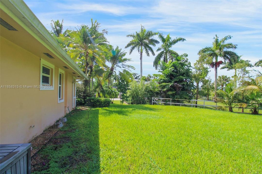 For Sale: $1,100,000 (4 beds, 2 baths, 2085 Square Feet)