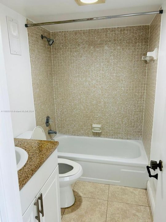 For Rent: $2,200 (2 beds, 2 baths, 980 Square Feet)