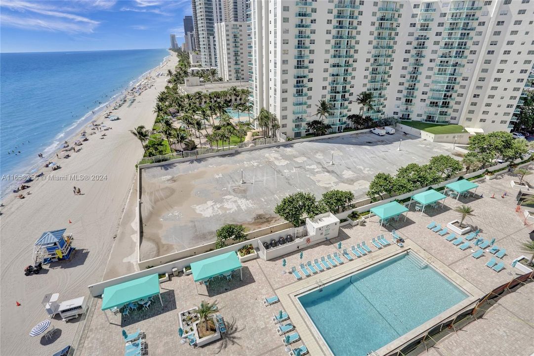 For Sale: $799,995 (2 beds, 2 baths, 1570 Square Feet)