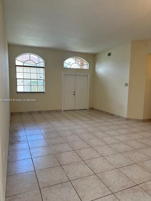 Active With Contract: $3,200 (3 beds, 2 baths, 1566 Square Feet)