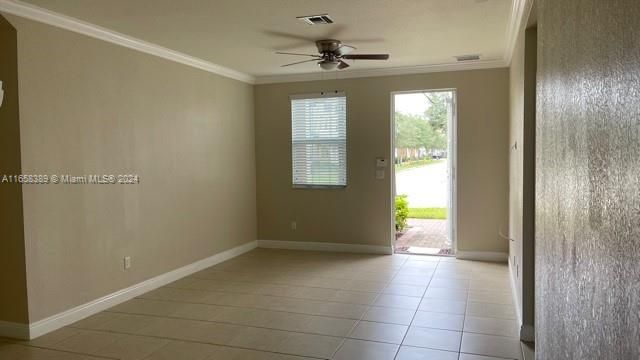 For Rent: $3,100 (3 beds, 2 baths, 1318 Square Feet)