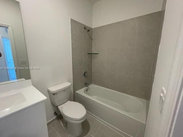 For Rent: $2,900 (3 beds, 2 baths, 1697 Square Feet)