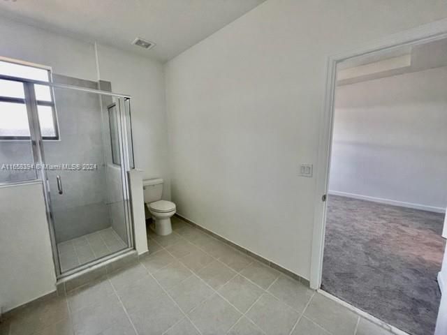 For Rent: $2,900 (3 beds, 2 baths, 1697 Square Feet)