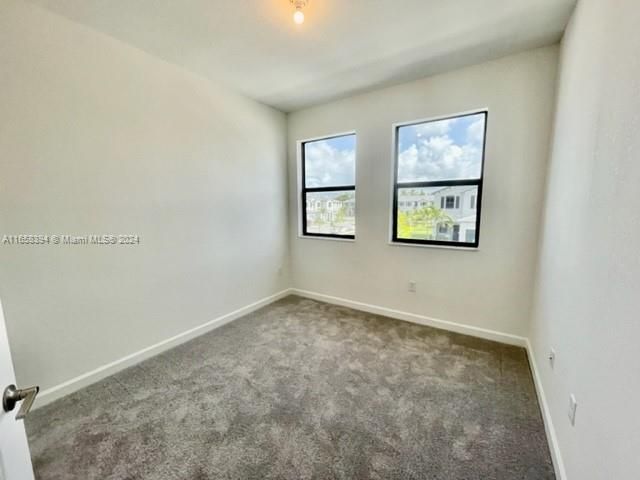 For Rent: $2,900 (3 beds, 2 baths, 1697 Square Feet)