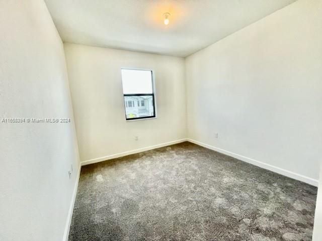 For Rent: $2,900 (3 beds, 2 baths, 1697 Square Feet)