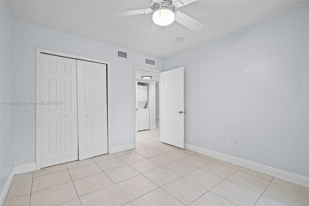 For Sale: $260,000 (3 beds, 2 baths, 1196 Square Feet)