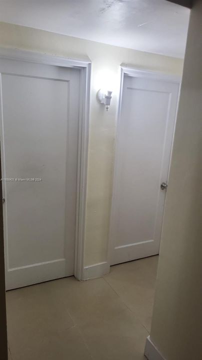 For Sale: $350,000 (2 beds, 1 baths, 720 Square Feet)