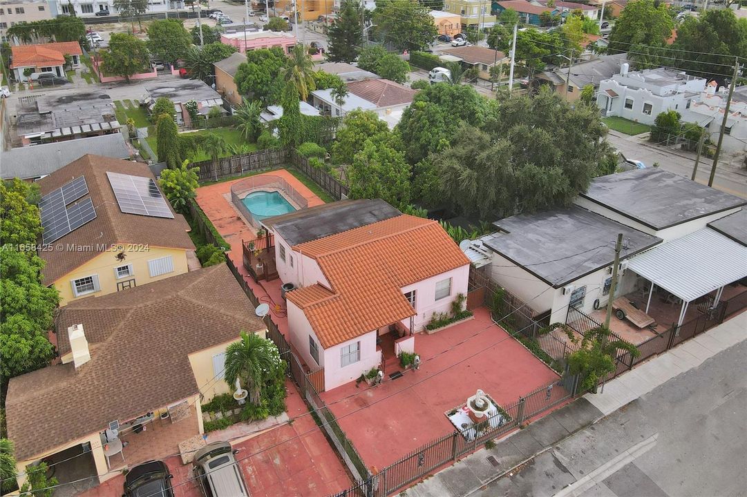 En Venta: $850,000 (5 camas, 2 baños, 1419 Pies cuadrados)