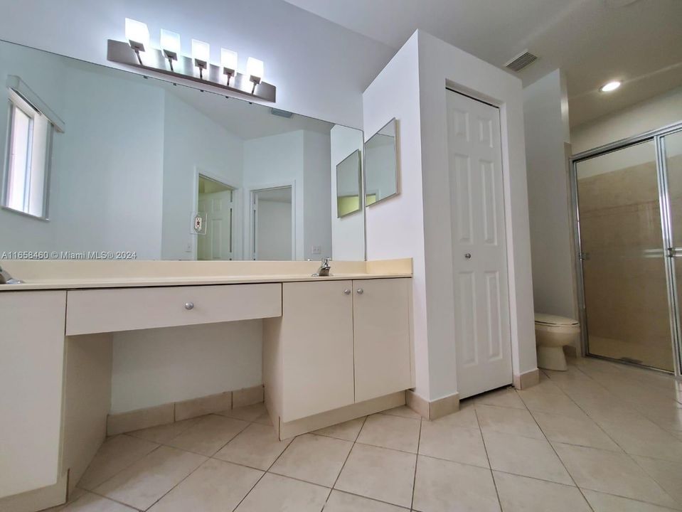 For Rent: $3,699 (3 beds, 2 baths, 1736 Square Feet)