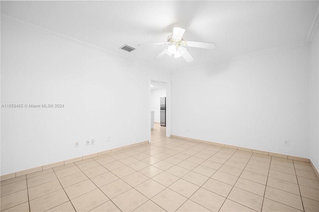 For Rent: $2,650 (2 beds, 1 baths, 750 Square Feet)