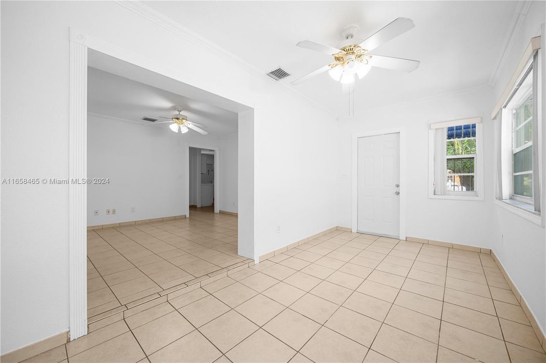 For Rent: $2,650 (2 beds, 1 baths, 750 Square Feet)