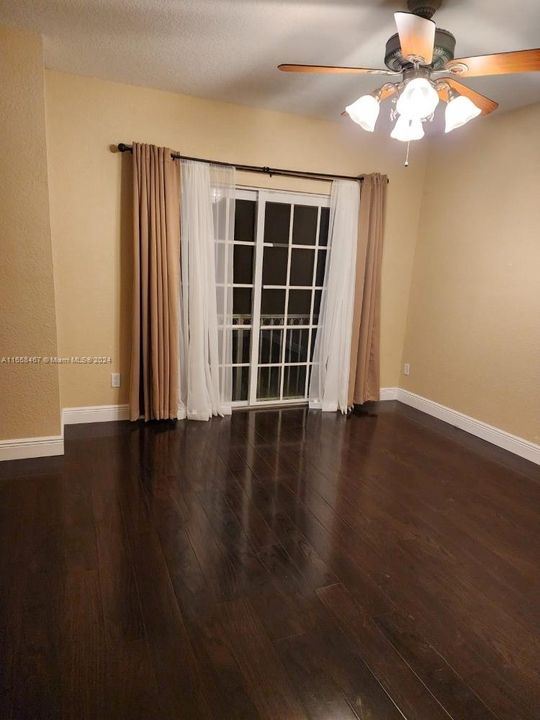 For Rent: $3,200 (3 beds, 2 baths, 1800 Square Feet)