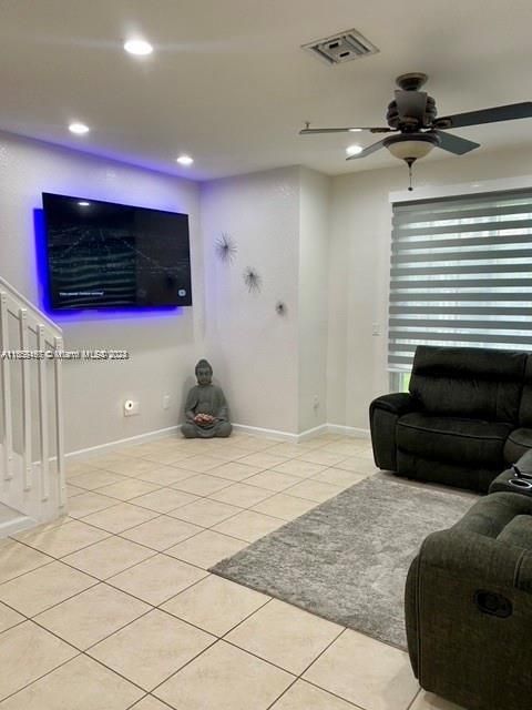 For Rent: $3,200 (3 beds, 2 baths, 1800 Square Feet)