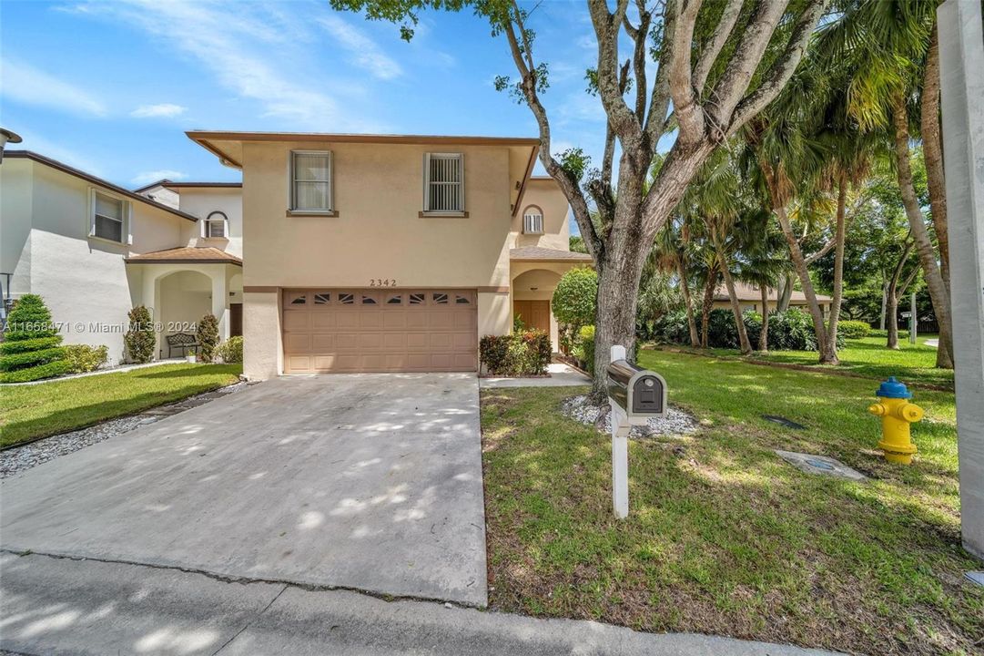 Active With Contract: $549,900 (4 beds, 2 baths, 2220 Square Feet)