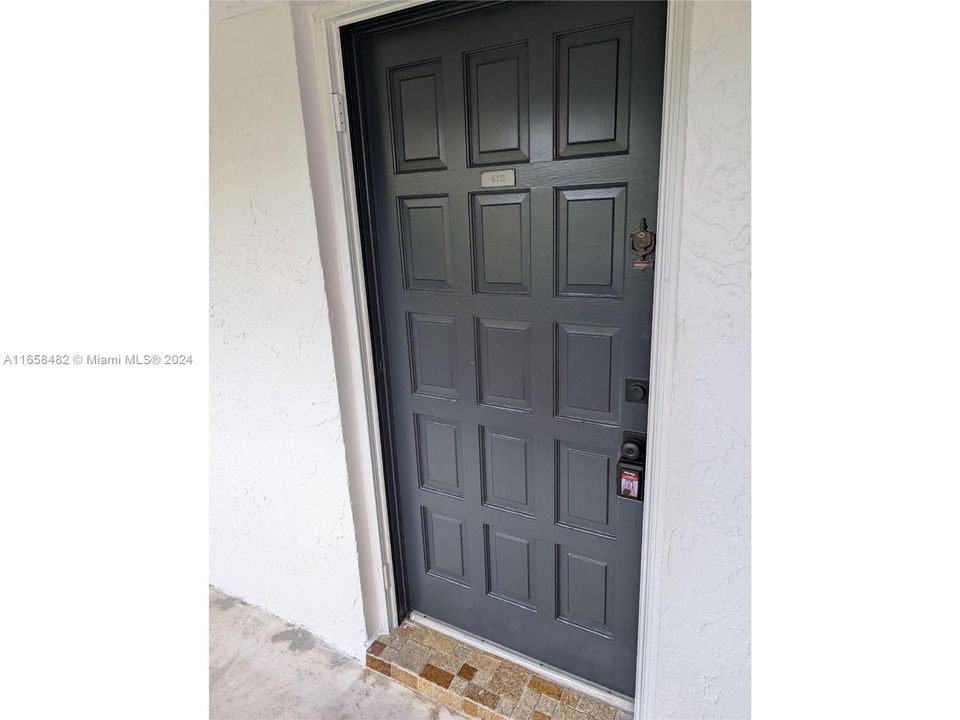 For Sale: $129,000 (2 beds, 2 baths, 1200 Square Feet)