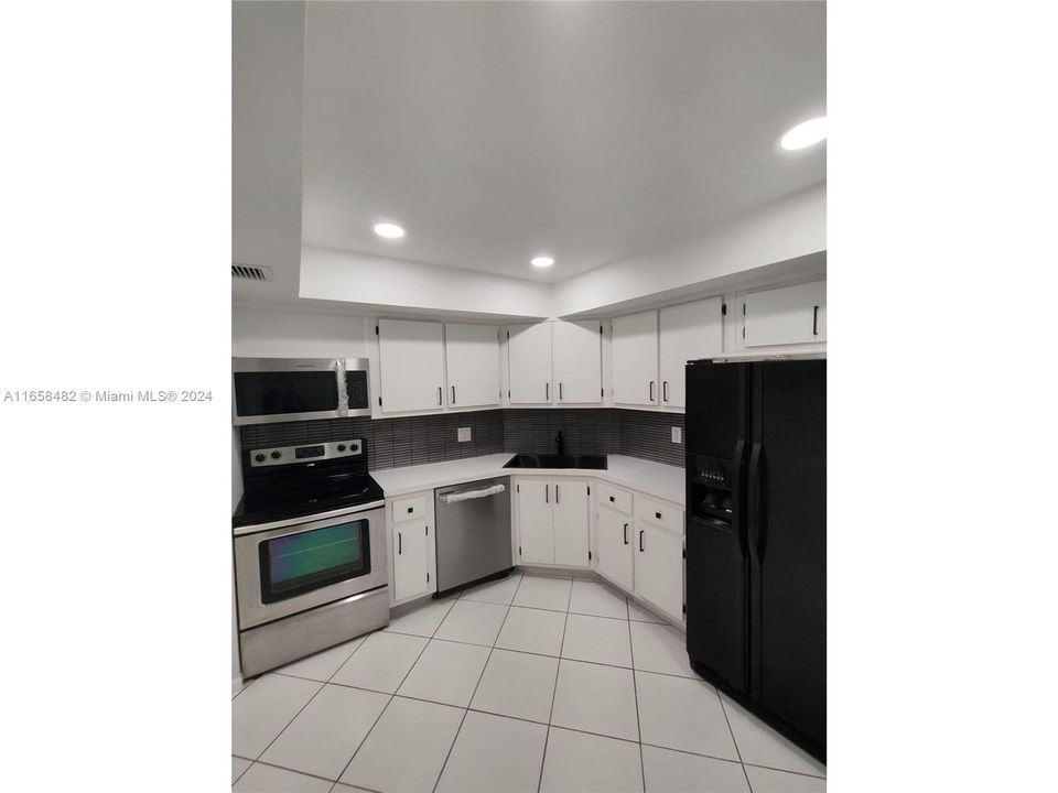 For Sale: $129,000 (2 beds, 2 baths, 1200 Square Feet)