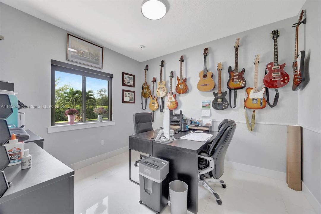 Recently Rented: $5,000 (4 beds, 3 baths, 2158 Square Feet)