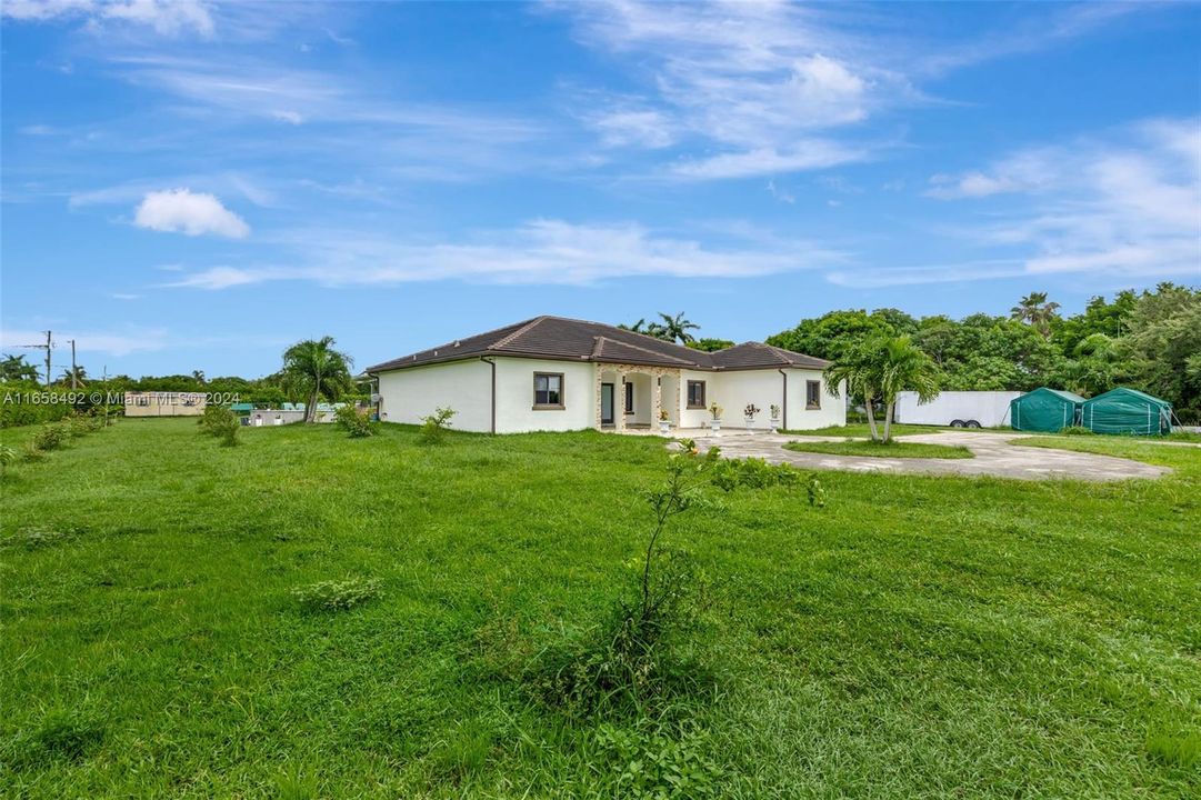 Recently Rented: $5,000 (4 beds, 3 baths, 2158 Square Feet)