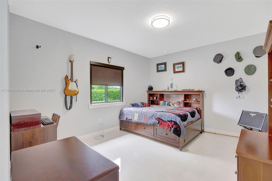 Recently Rented: $5,000 (4 beds, 3 baths, 2158 Square Feet)